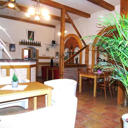 Toris Inn Trinec Exteriör bild