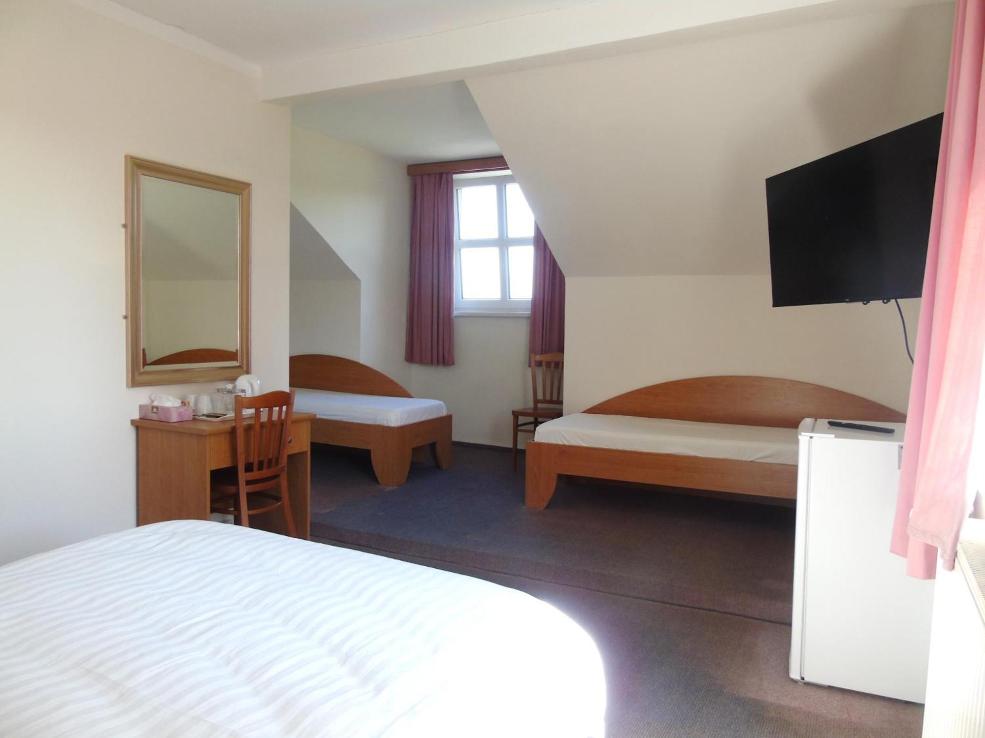 Toris Inn Trinec Exteriör bild