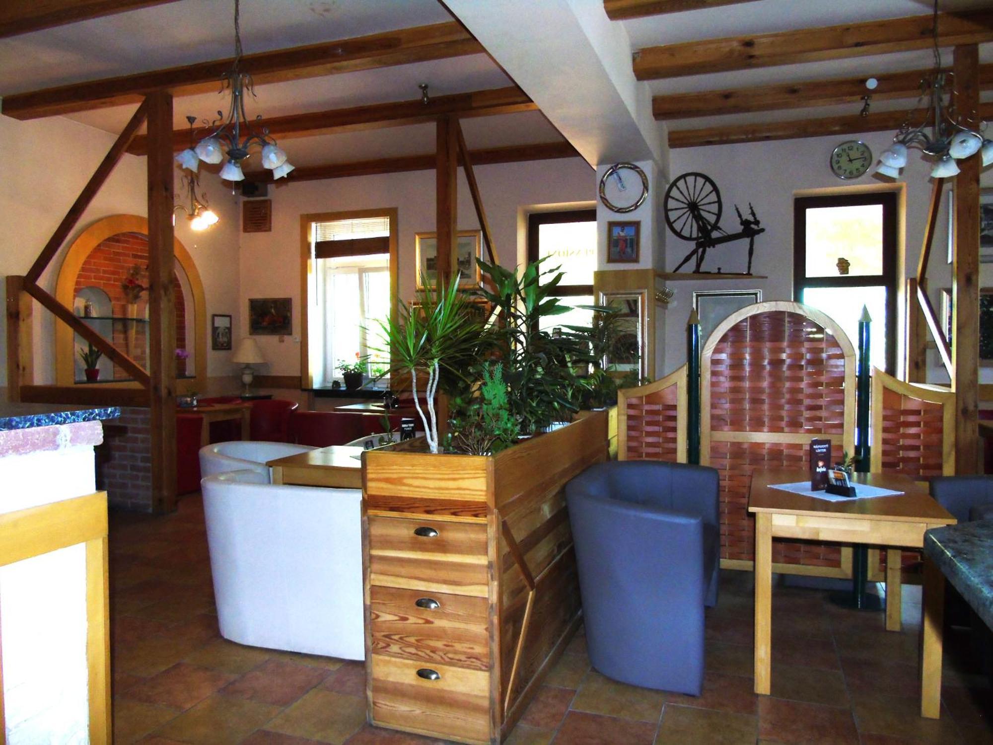 Toris Inn Trinec Exteriör bild
