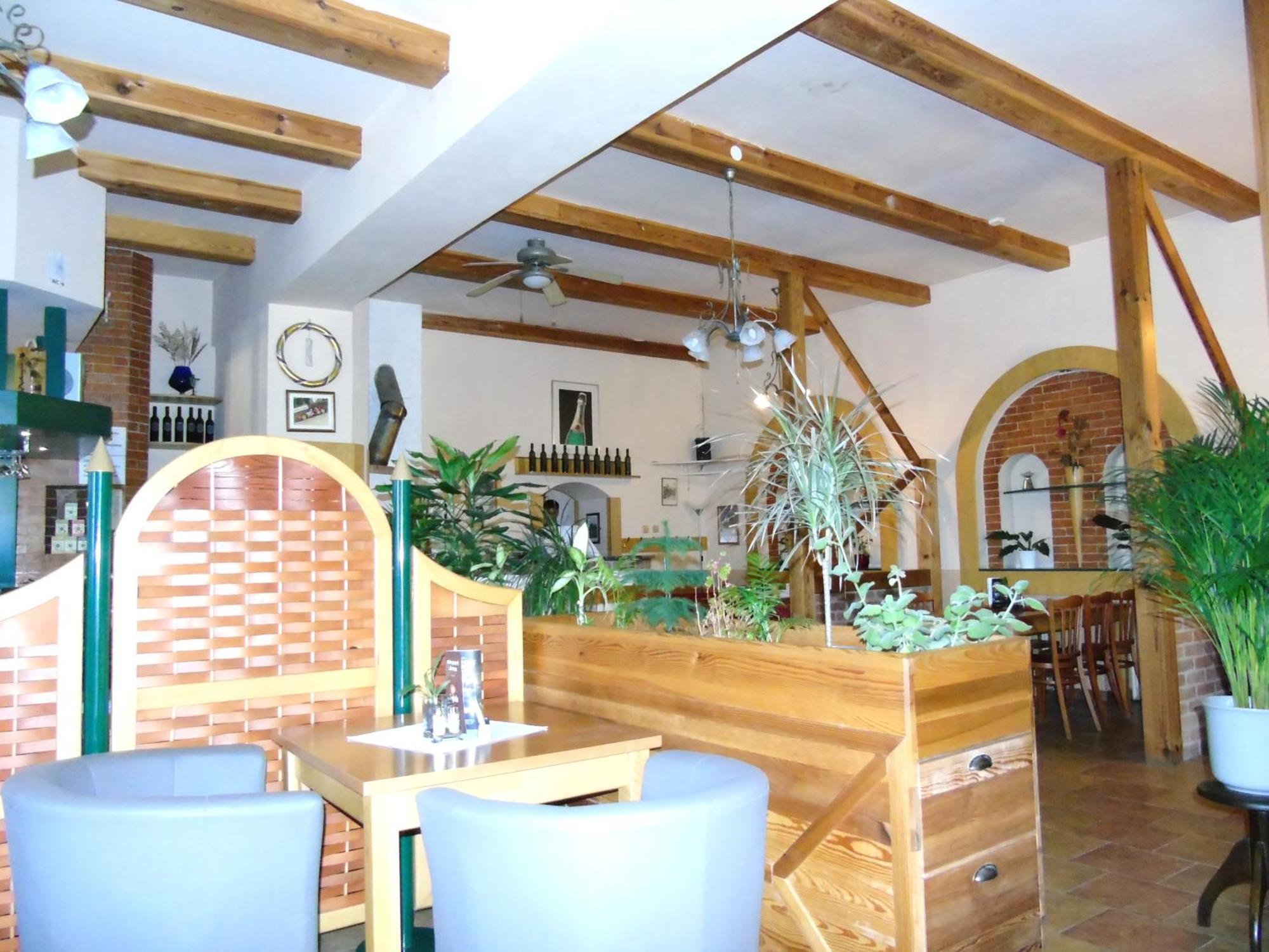Toris Inn Trinec Exteriör bild